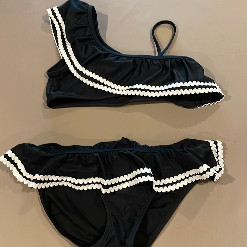 Black bikini with ruffles